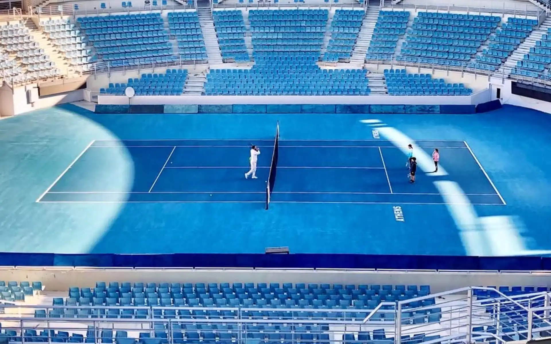 Vrei sa iti inscrii copilul la cursuri de tenis? Iata cum alegi un antrenor potrivit!